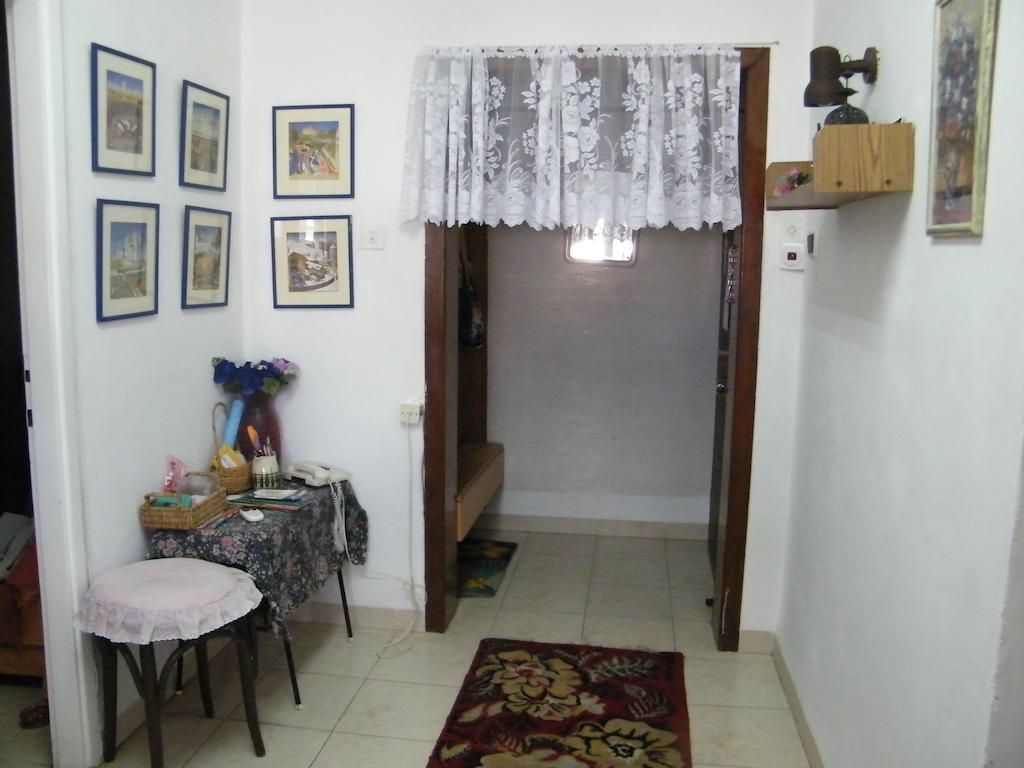 Stella Maris Hosting Apartment Хайфа Стая снимка